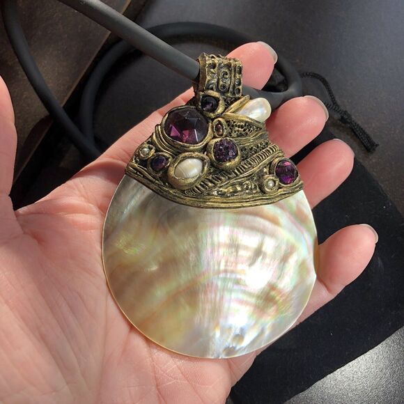 Large Oyster She’ll Choker, Mother Of Pearl Pendant, Artisan Made And Signed - Picture 5 of 12